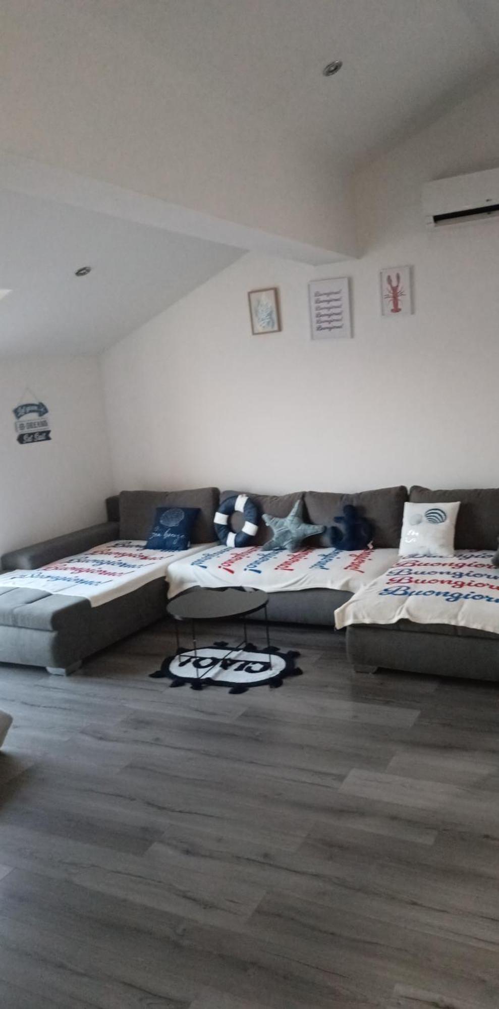 Angella Apartment Dugi Rat Zewnętrze zdjęcie